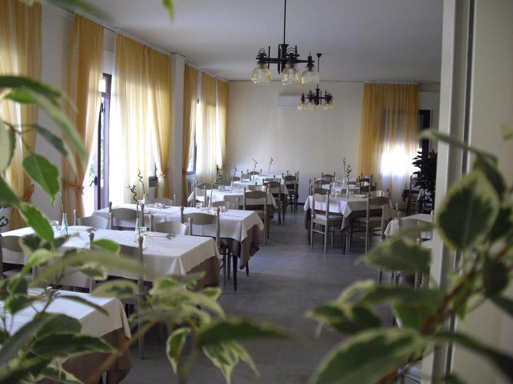 Residenza Hotel Garden Toscolano Maderno Exterior foto